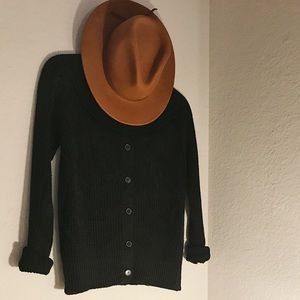 Zara Knit• Buttons down the Back•